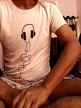 Snapshot of MUMTAJ-1 chatting on 11-21-25, 01:37 MUMTAJ-1 online show from 11-21-25, 01:37