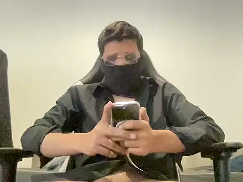 Snapshot of Har3199 chatting on 10-15-25, 05:13 Har3199 online show from 10-15-25, 05:13