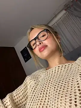 Snapshot of Odett_ chatting on 03-17-25, 07:46 Odett online show from 03-17-25, 07:46