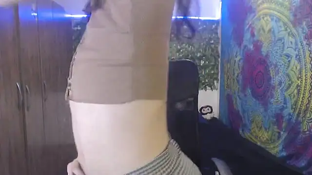 BurningVenus12 online show from 09-18-25, 04:25