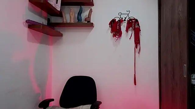 Snapshot of avans_15 chatting on 12-02-25, 12:05 avans 15 online show from 12-02-25, 12:05