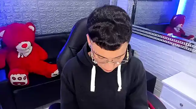 salvadorgomezx online show from 02-18-25, 02:38