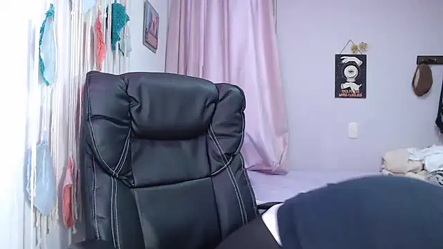 yulieth anamar online show from 12-16-24, 10:34