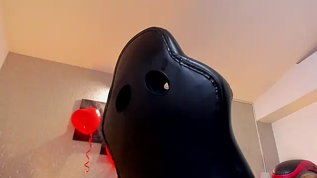 lilicooper  online show from 02-15-25, 05:19
