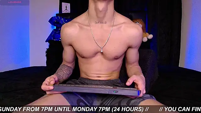 Snapshot of James1lee_ chatting on 07-04-26, 05:02 James1lee online show from 07-04-26, 05:02