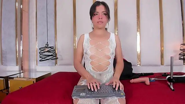 ivannabellini online show from 01-10-25, 01:09