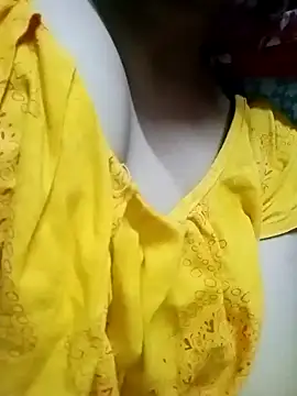 Snapshot of Arohi_is_Live chatting on 01-08-25, 01:52 Arohi is Live online show from 01-08-25, 01:52