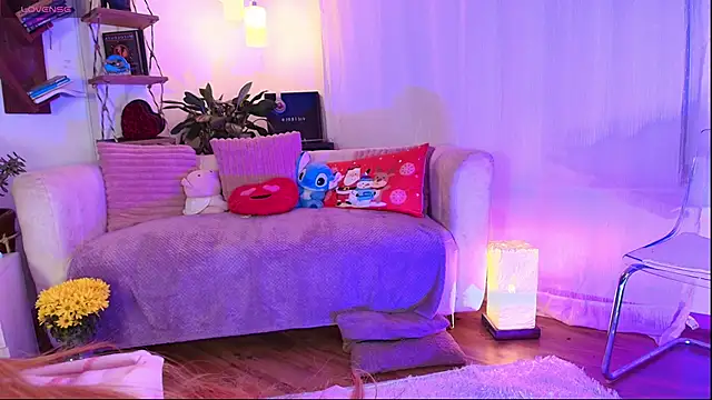 HANNAH LOVEE online show from 11-23-25, 05:40