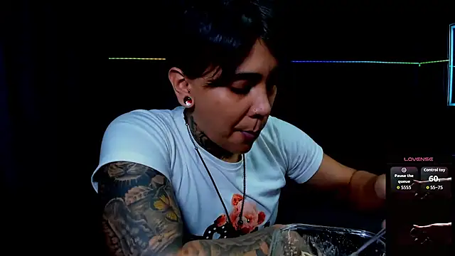 ZhoeStrong online show from 11-28-25, 10:01