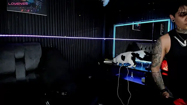 ZhoeStrong online show from 05-04-26, 01:01