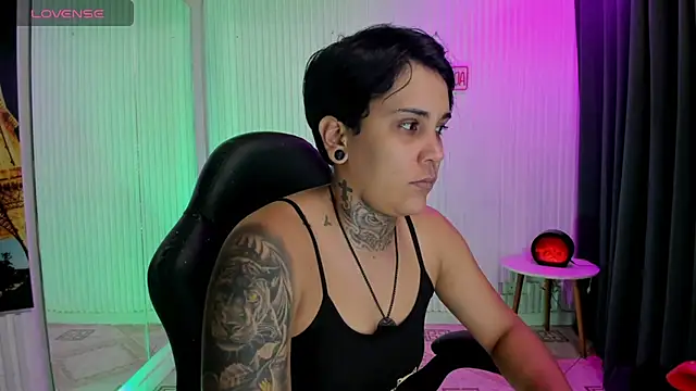 ZhoeStrong online show from 05-27-26, 01:57