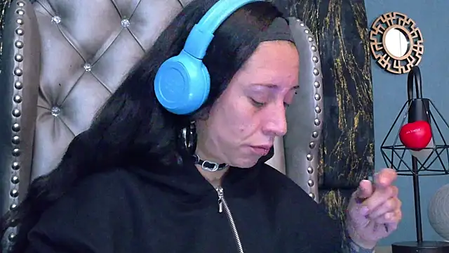 Snapshot of LusstCruella chatting on 04-14-26, 12:22 LusstCruella online show from 04-14-26, 12:22