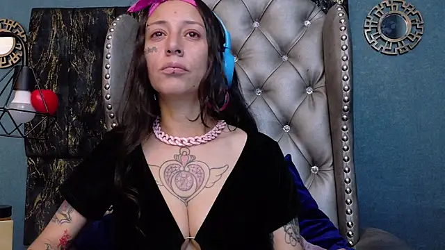 Snapshot of LusstCruella chatting on 05-01-26, 03:05 LusstCruella online show from 05-01-26, 03:05