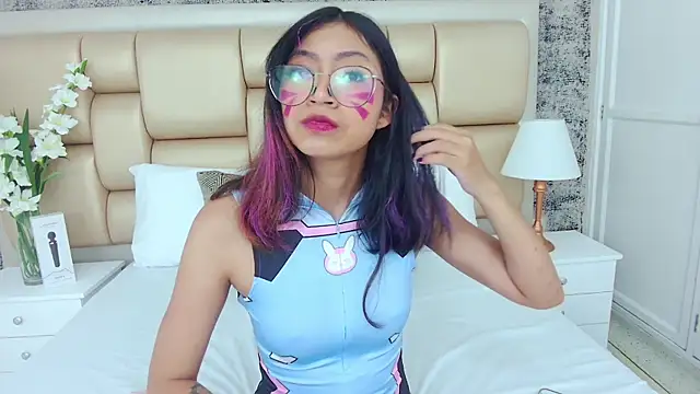 Yommi Winx online show from 12-23-24, 07:52