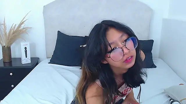 Yommi Winx online show from 01-25-25, 07:06
