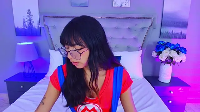 Yommi Winx online show from 09-30-25, 12:04