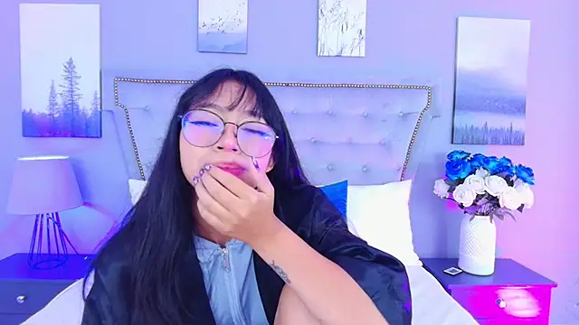 Yommi Winx online show from 10-04-25, 01:14