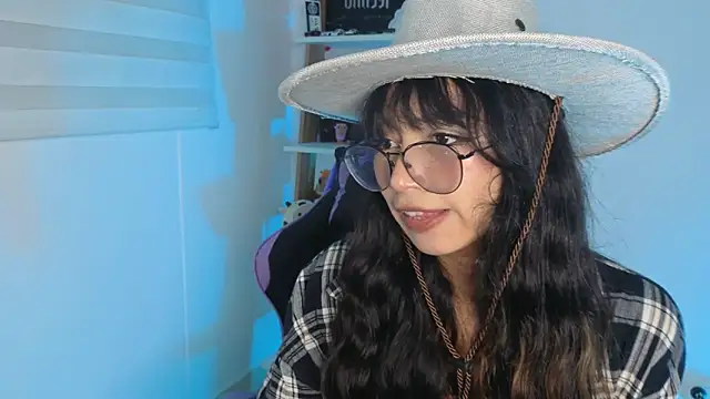 Snapshot of Yommi_Winx chatting on 01-16-26, 07:34 Yommi Winx online show from 01-16-26, 07:34