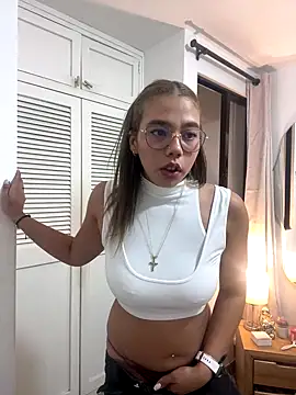 Snapshot of Martina_Miiller chatting on 10-01-25, 04:18 Martina Miiller online show from 10-01-25, 04:18