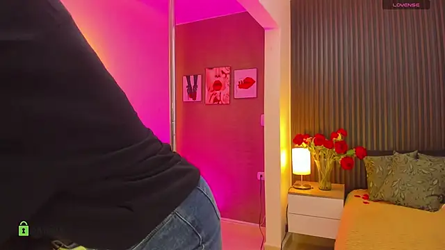 Snapshot of natasha__jackson chatting on 03-13-26, 12:01 natasha jackson online show from 03-13-26, 12:01