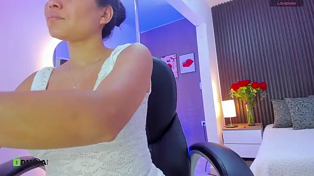 Snapshot of natasha__jackson chatting on 03-19-26, 12:20 natasha jackson online show from 03-19-26, 12:20