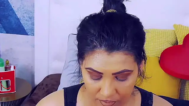 AmyCubes online show from 06-19-26, 01:59