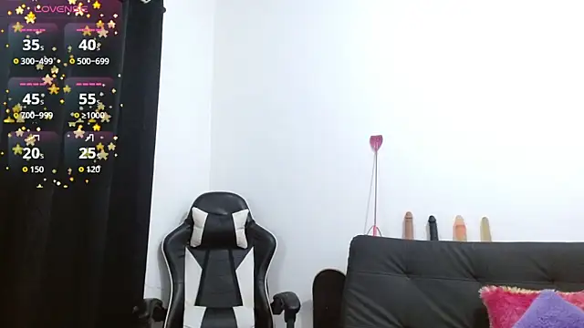 Snapshot of Kiara-Rider chatting on 02-10-26, 04:05 Kiara-Rider online show from 02-10-26, 04:05