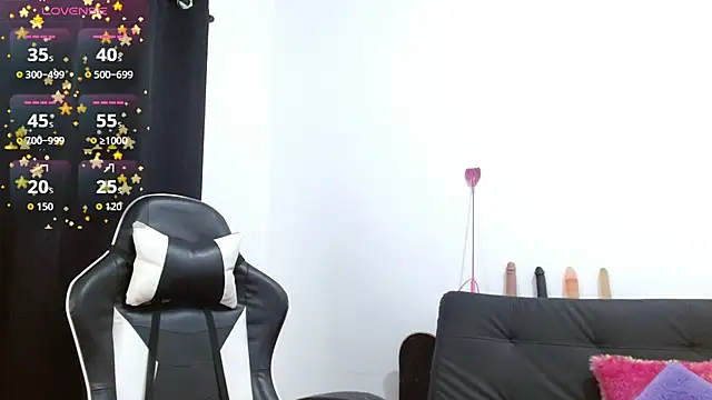 Snapshot of Kiara-Rider chatting on 02-15-26, 02:14 Kiara-Rider online show from 02-15-26, 02:14