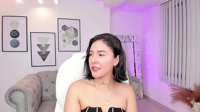 Snapshot of kendaall_jenner_ chatting on 01-08-25, 04:12 kendaall jenner online show from 01-08-25, 04:12