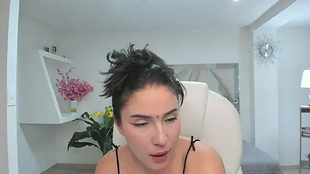 Snapshot of kendaall_jenner_ chatting on 02-01-25, 07:36 kendaall jenner online show from 02-01-25, 07:36