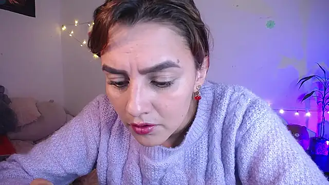 Lu perez online show from 11-19-25, 01:38