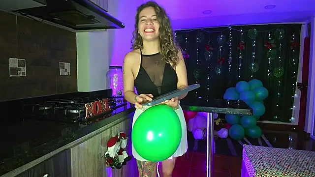 oriana thomson2 online show from 12-27-24, 02:36