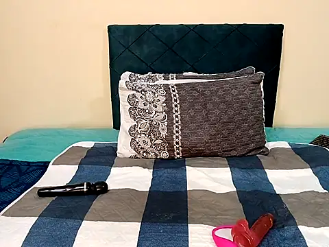 Snapshot of chloechrome chatting on 03-21-25, 05:23 chloechrome online show from 03-21-25, 05:23