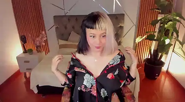 Amapola 07 online show from 01-22-25, 01:11