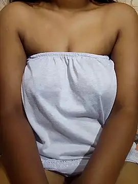 Snapshot of Diwya69 chatting on 02-13-25, 05:11 Diwya69 online show from 02-13-25, 05:11