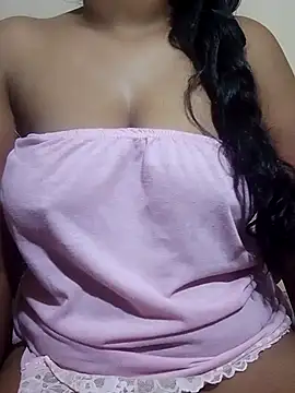 Snapshot of Diwya69 chatting on 10-22-25, 05:45 Diwya69 online show from 10-22-25, 05:45