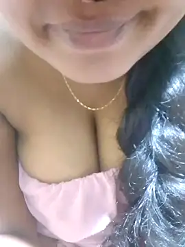 Snapshot of Diwya69 chatting on 10-31-25, 03:18 Diwya69 online show from 10-31-25, 03:18