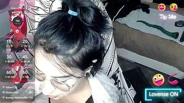 Snapshot of LisandreLaVenale chatting on 01-21-25, 12:36 LisandreLaVenale online show from 01-21-25, 12:36
