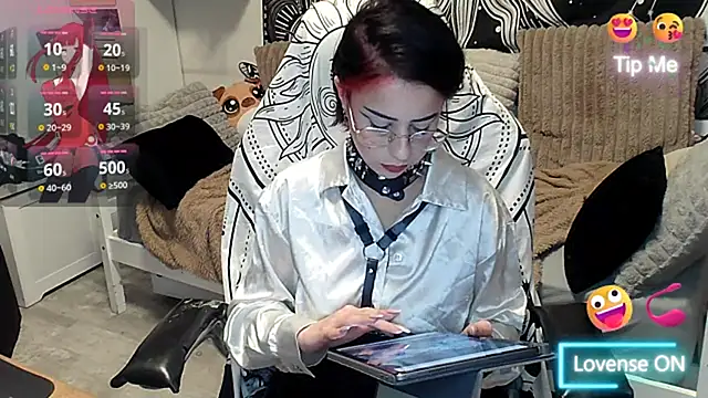 Snapshot of LisandreLaVenale chatting on 02-24-25, 09:20 LisandreLaVenale online show from 02-24-25, 09:20