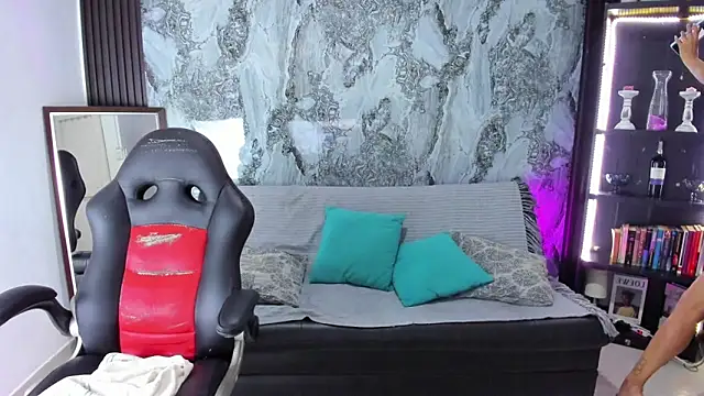 Snapshot of Carlota_milf_30 chatting on 11-11-25, 07:03 Carlota milf 30 online show from 11-11-25, 07:03