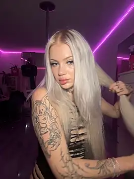 Snapshot of Julamayana chatting on 09-26-25, 10:36 Julamayana online show from 09-26-25, 10:36