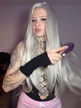 Snapshot of Julamayana chatting on 10-13-25, 07:47 Julamayana online show from 10-13-25, 07:47