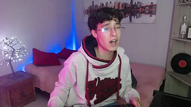 Jeam hot online show from 12-14-24, 07:46