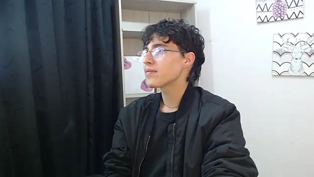 Jeam hot online show from 12-21-24, 09:47