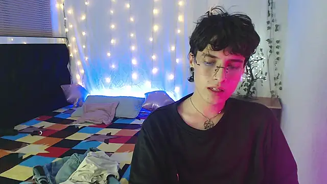 Jeam hot online show from 12-30-24, 01:04