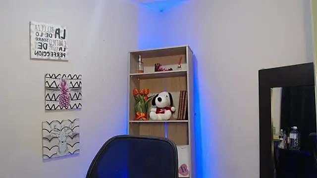 Jeam hot online show from 01-25-25, 08:42