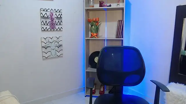 Jeam hot online show from 01-29-25, 01:48