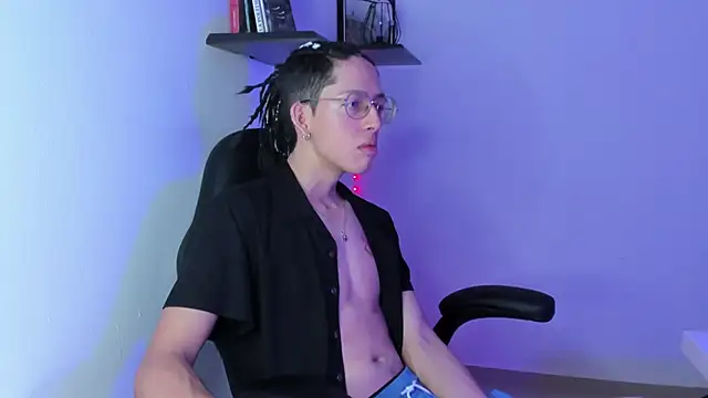 manu vera online show from 03-13-25, 07:39