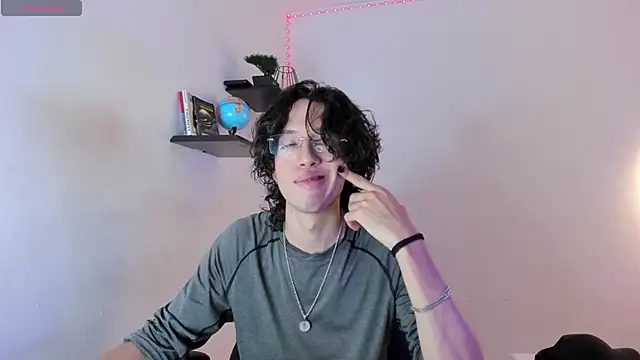 manu vera online show from 10-15-25, 07:58