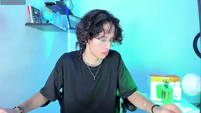 manu vera online show from 10-21-25, 02:56